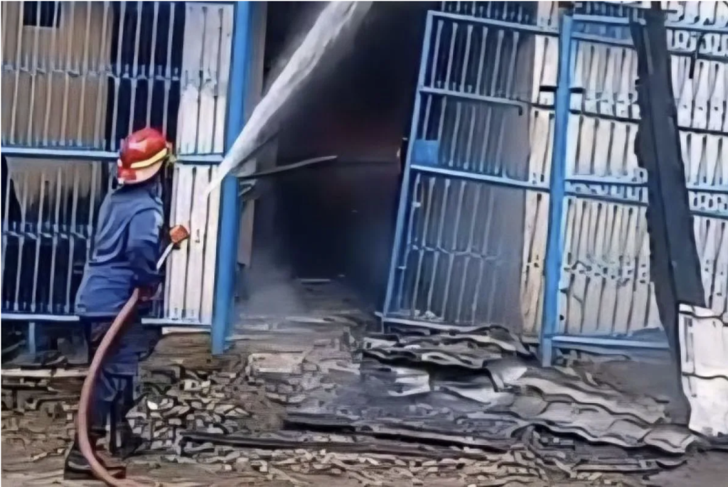 Kebakaran Melanda Salah Satu Gedung RSUD Syekh Yusuf Gowa, Armada Damkar Lintas Daerah Dikerahkan