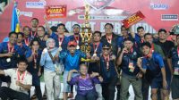 Usai terima trophy